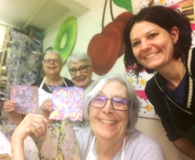 PaperMarbeling-StudentsandTeacher